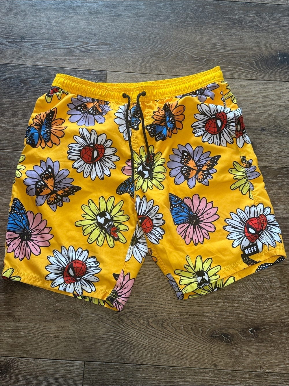Neff x Marvel shorts‎ large